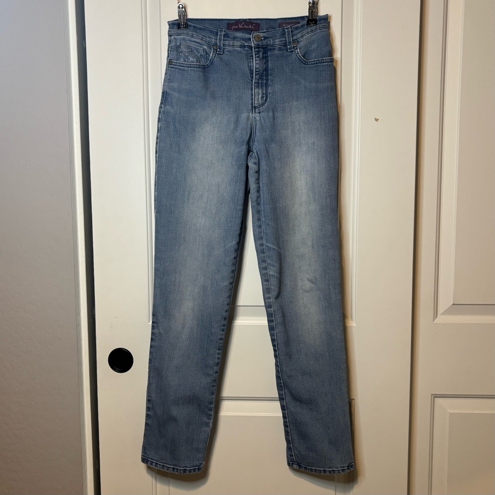 Gloria Vanderbilt Amanda Embroidered Pocket Straight Leg Jeans Size 6